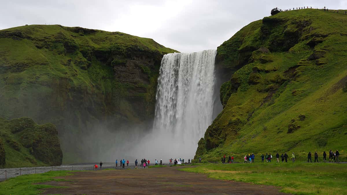 Skogafoss - 10 nej vodopádů Islandu